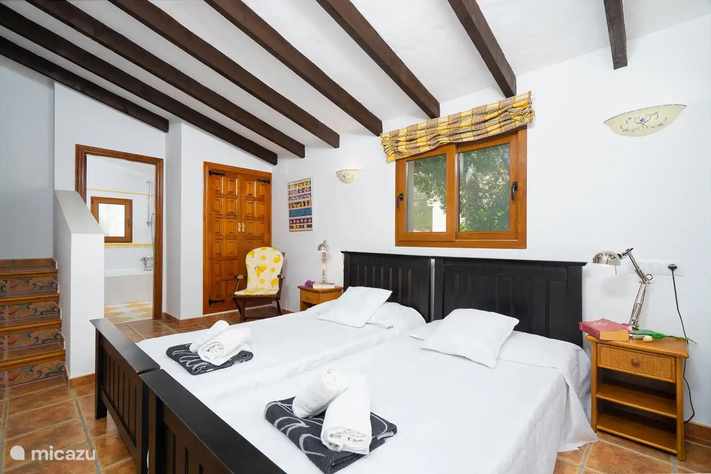 Das Schlafzimmer mit eigenem Bad.