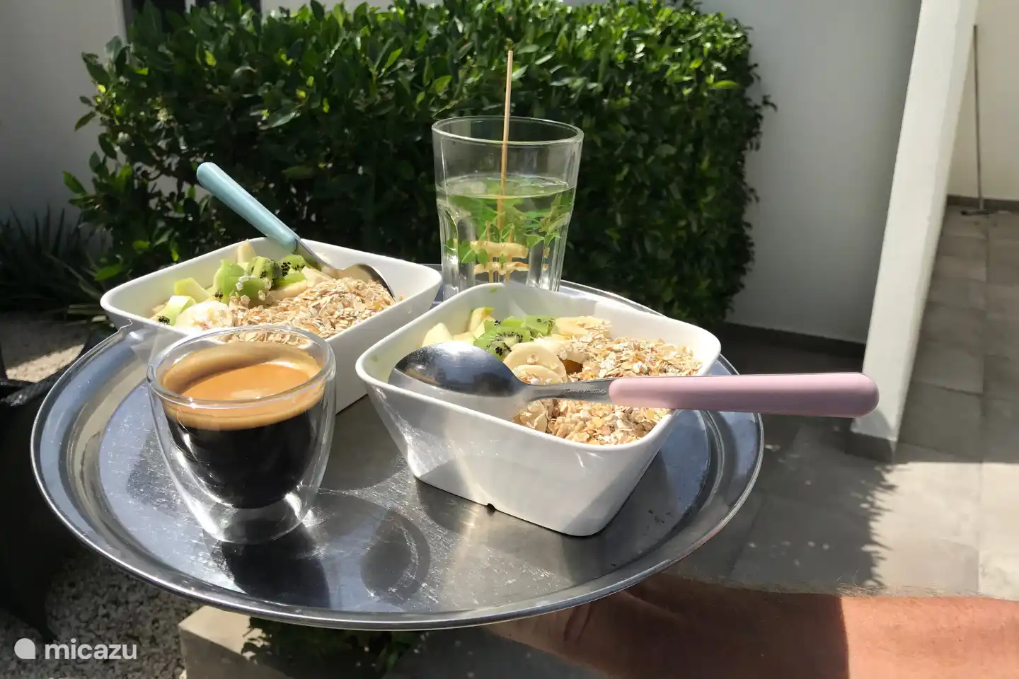 1e dag ontbijtservice beschikbaar