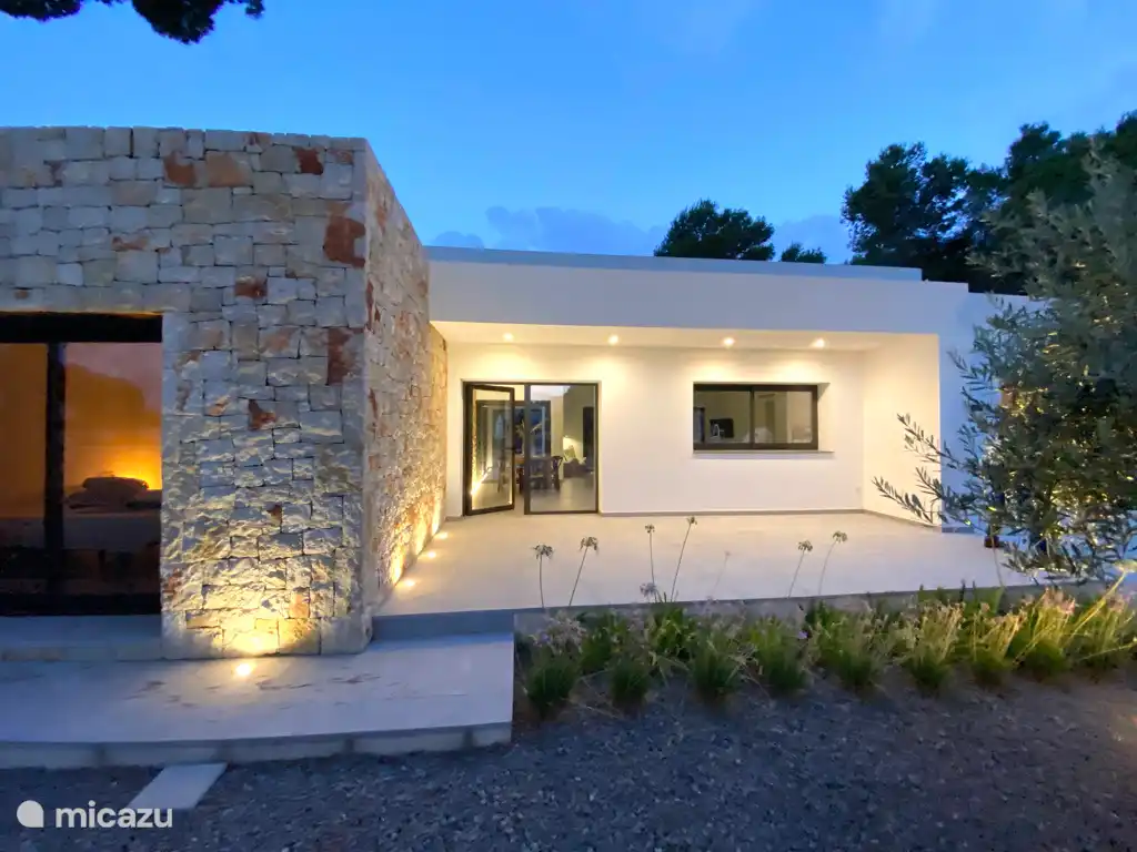 Casa Manzano, entree