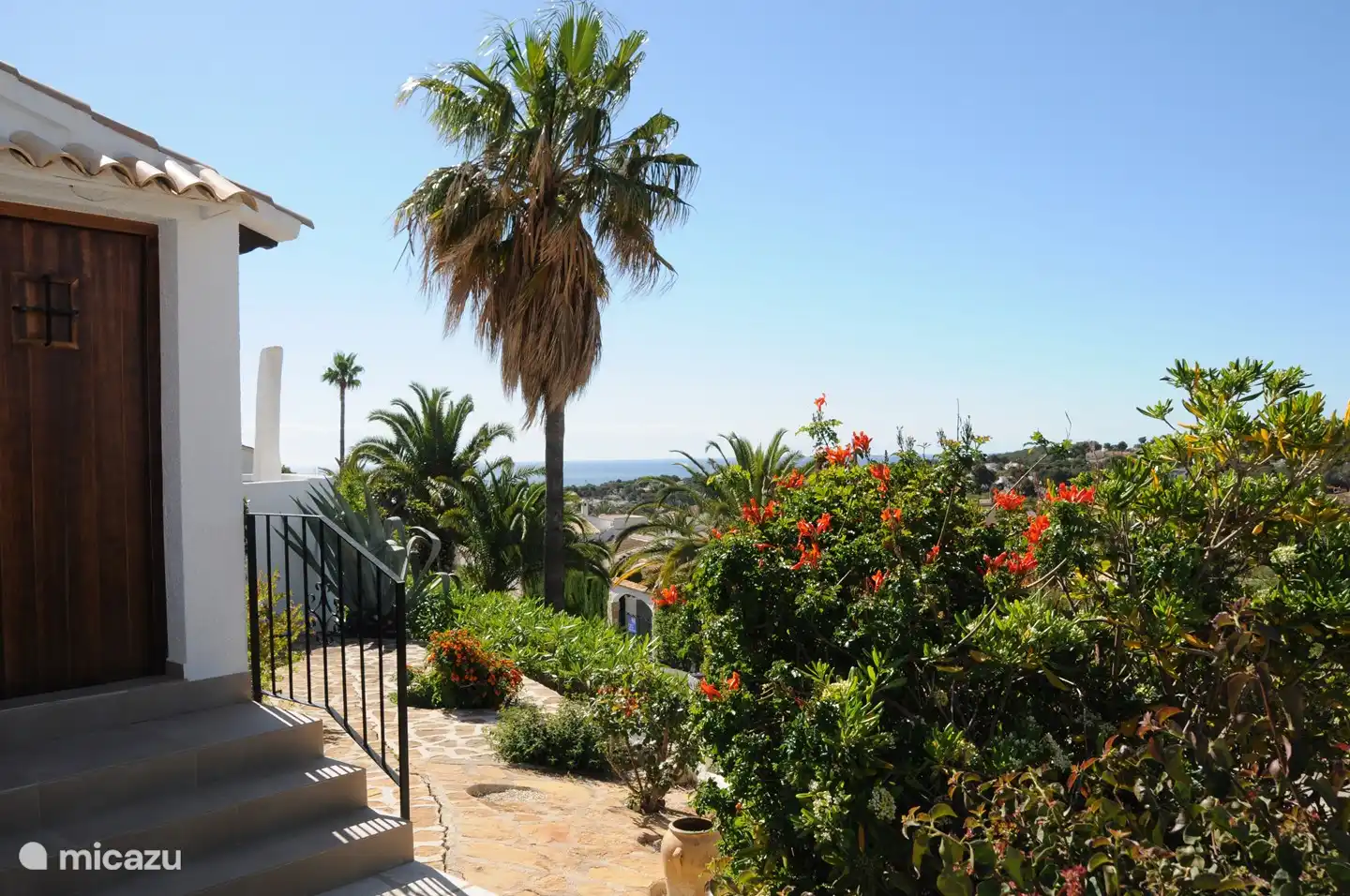 Vue à la porte d'entrée