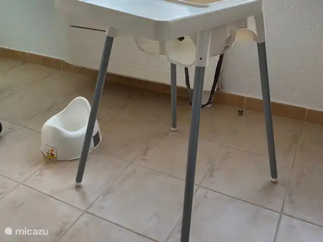 Koala de la maison | Espagne, Costa Blanca, Moraira - villa Chaise haute et petit pot