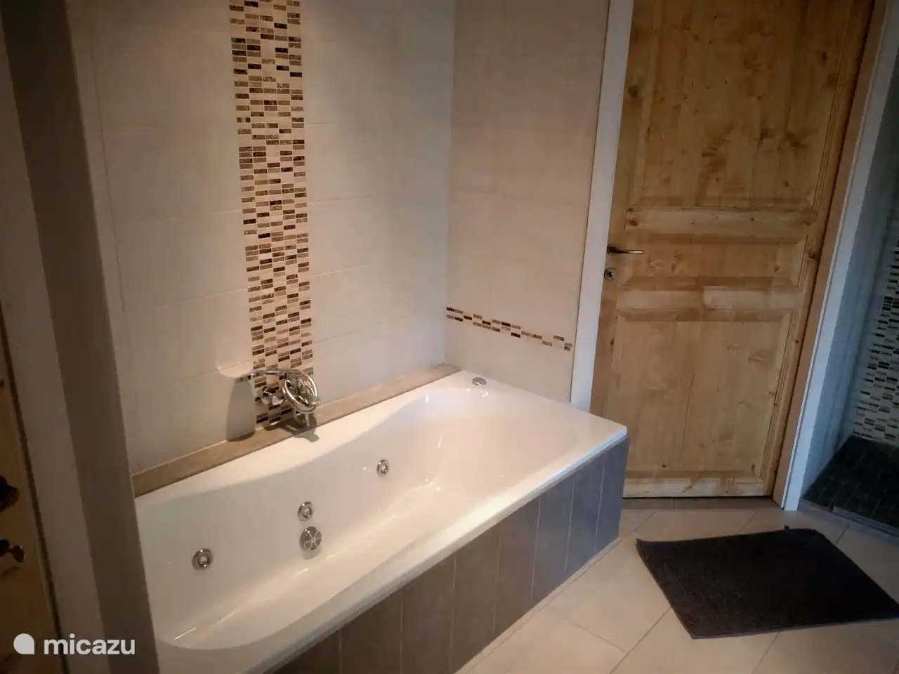 Baño (bañera de hidromasaje)