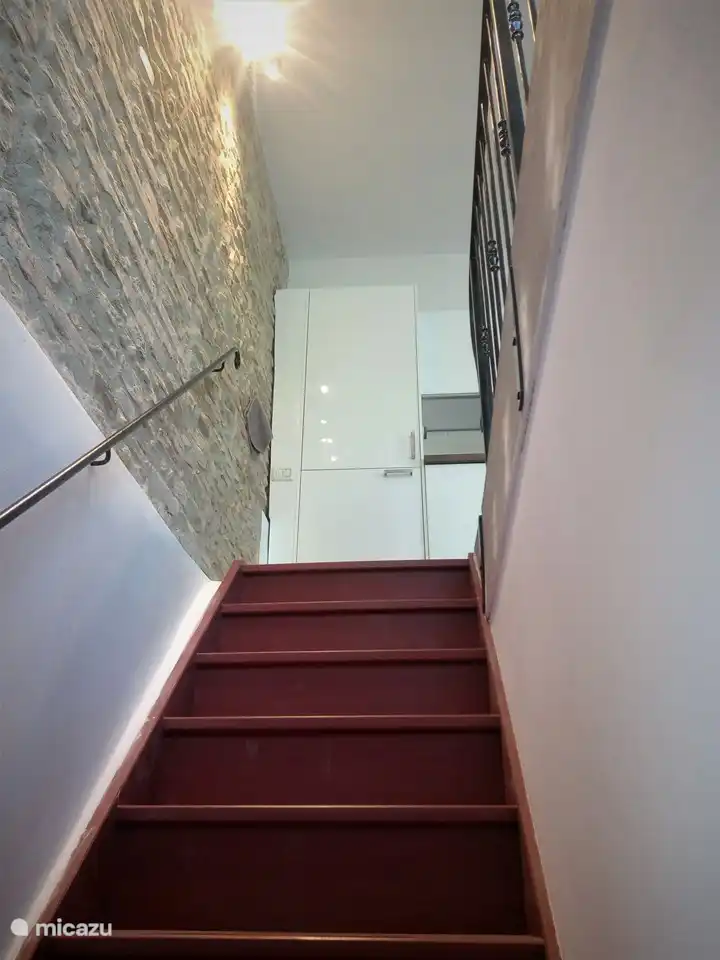 Escaleras al primer piso