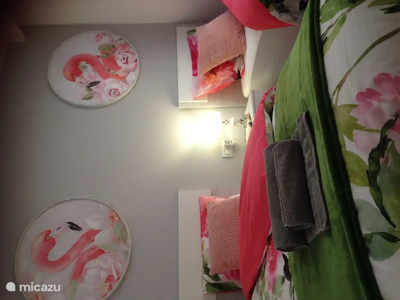 Chambre 2 avec deux lits simples (largeur 90 cm) avec matelas à ressorts ensachés 5 zones de confort