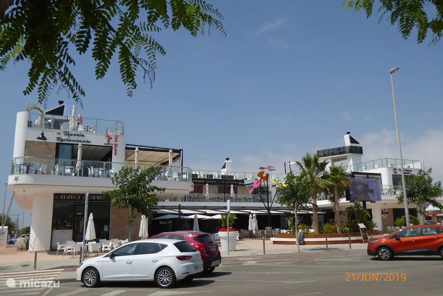 Centre Commercial Plaza Nueva (2 km)