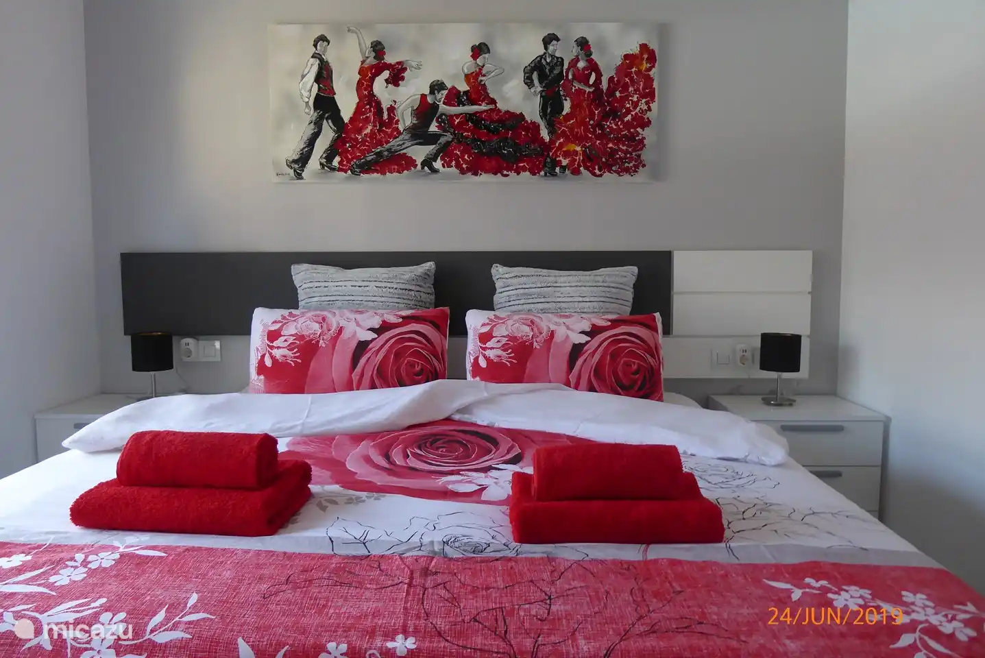 Chambre 1 avec un lit double (180 cm de large)