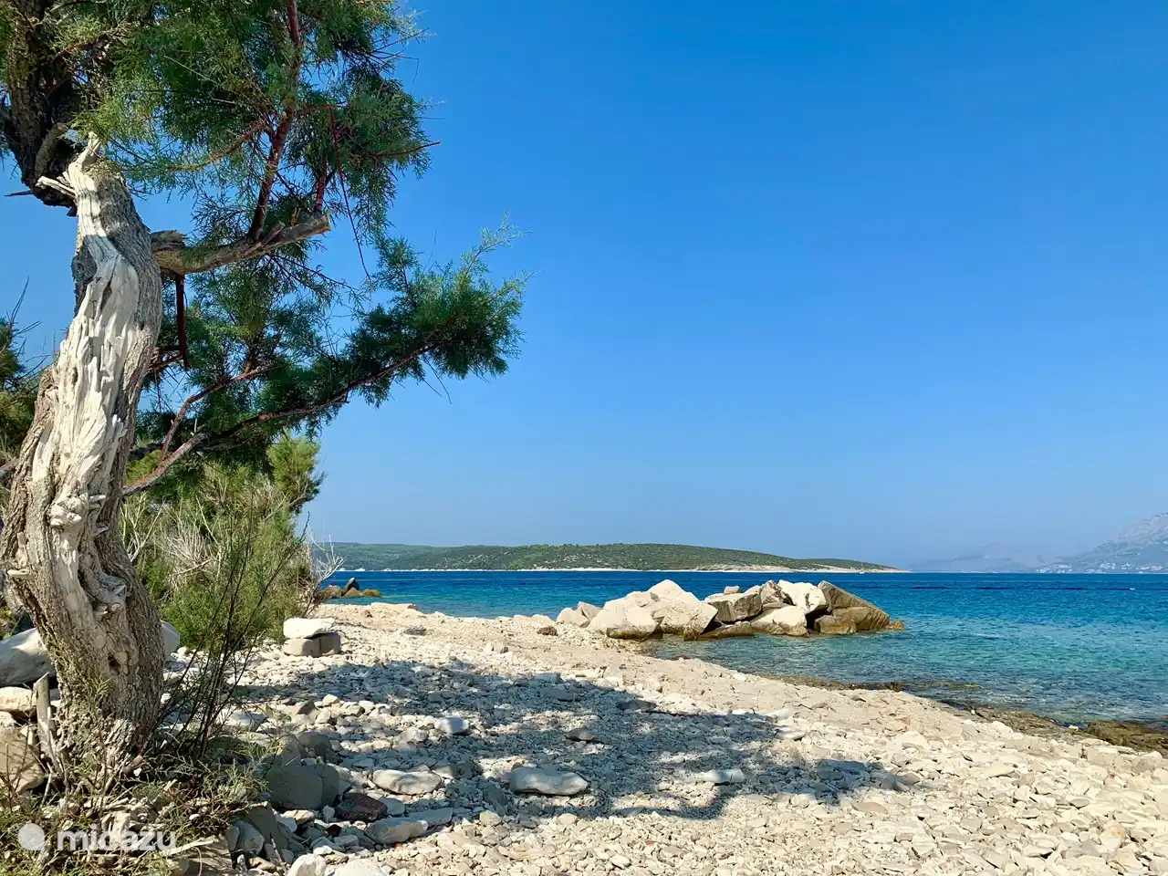 There are several beaches within walking distance around Villa Maral and with various shady spots!