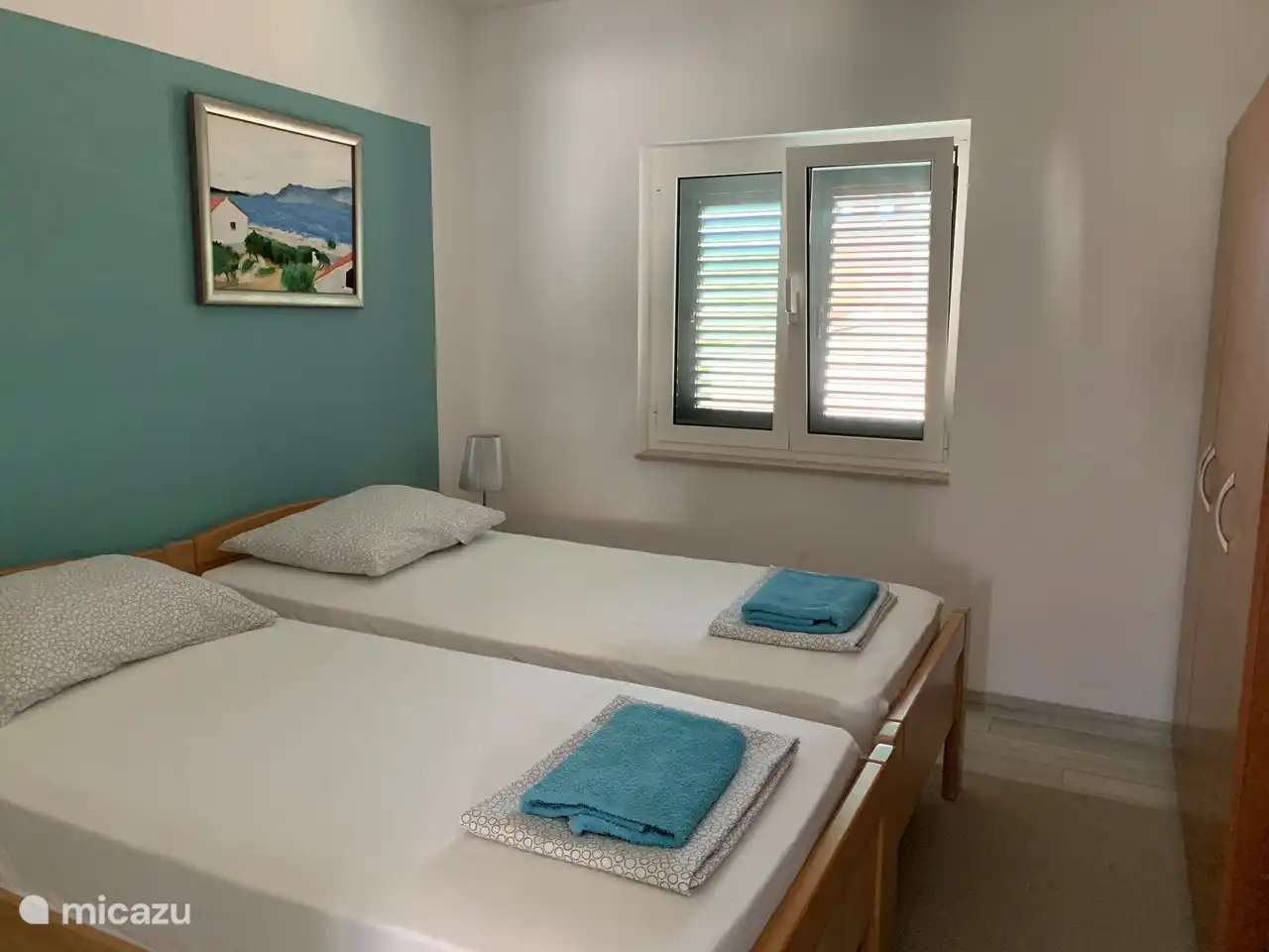 Villa Maral A1: bedroom with 2 single beds