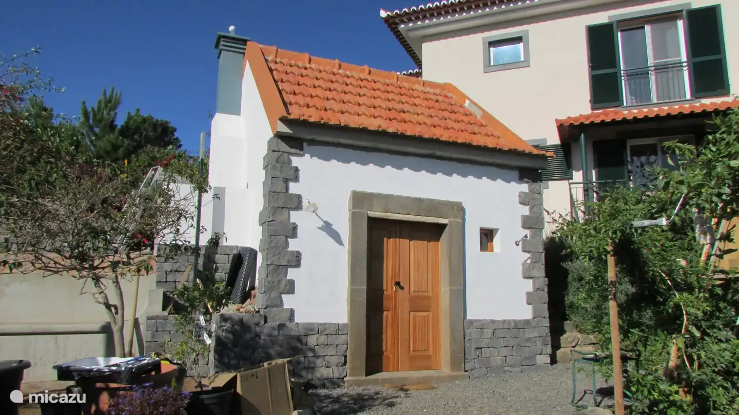 Unsere Churrasquiera mit Brot / Pizzaofen.