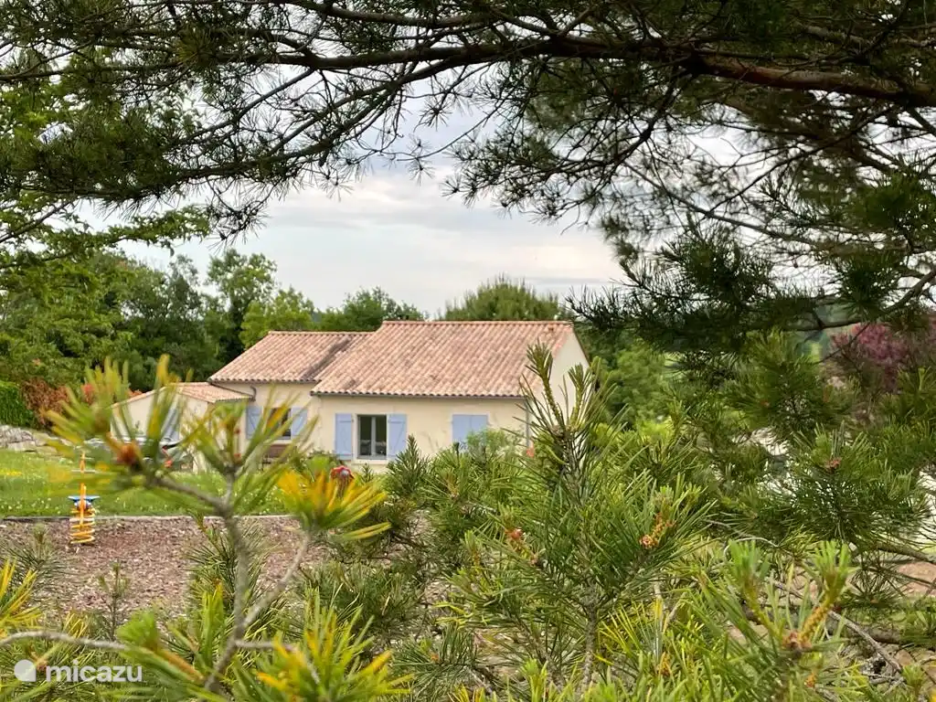 Le Sequioa in Frankreich, Charente, Chalais (Charente) - gîte / hütte