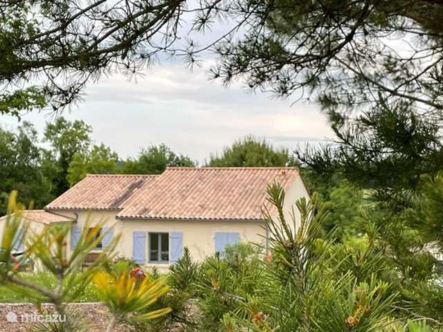 Holiday home in France, Charente, Chalais -  gîte / cottage Le Sequioa