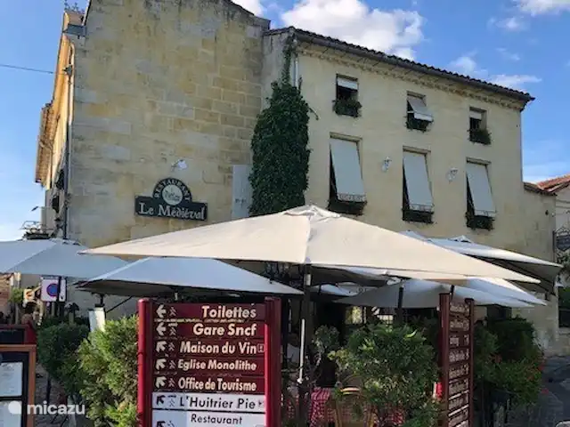 Le Séquioa | France, Charente, Chalais (Charente) - gîte / cottage Un merveilleux restaurant à Saint-Emilion.