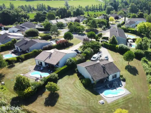 Le Séquioa | France, Charente, Chalais (Charente) - gîte / cottage Notre Domaine vu du ciel.