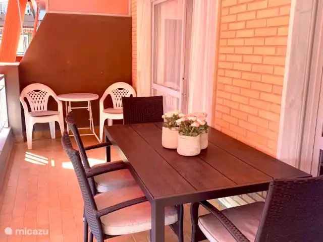 plage de palmiers | Espagne, Costa del Sol, Fuengirola - appartement Grand balcon donnant sur le jardin avec piscines.
