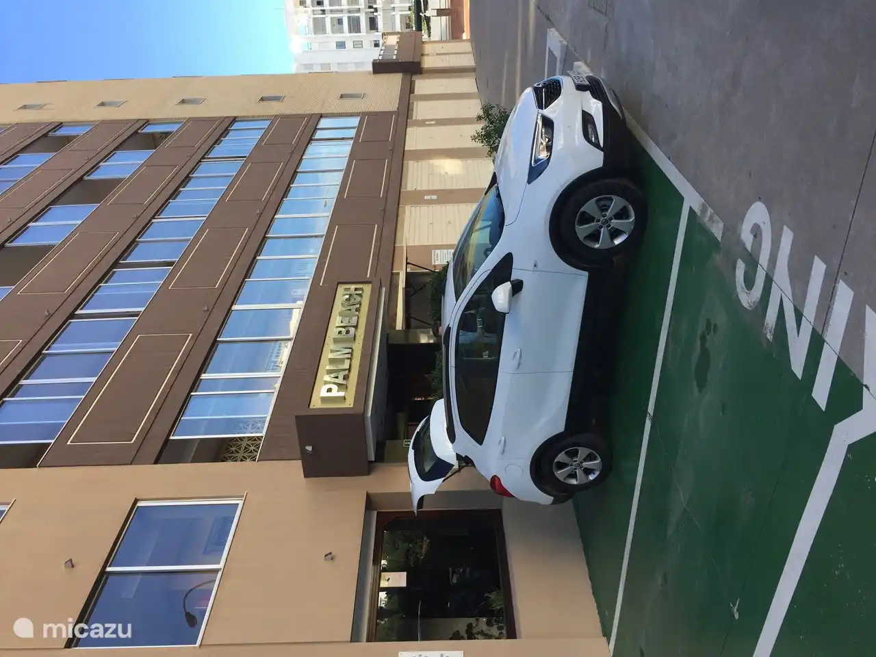 Geschlossener Gemeinschaftsparkplatz, in den Sommermonaten kann leider kein Platz garantiert werden.