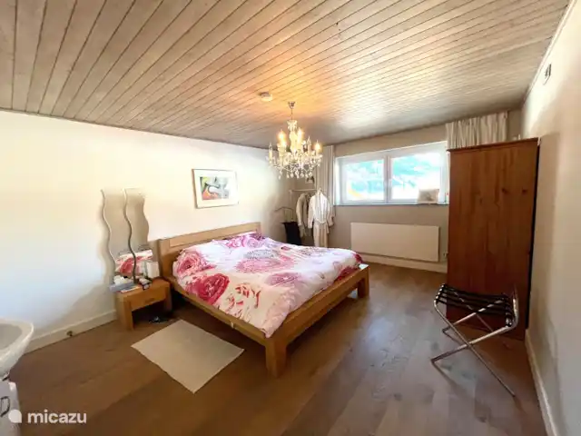 Huis AnSaJo huren in Oostenrijk, Karinthië, Grosskirchheim - vakantiehuis Rustige 2 persoons slaapkamer. In de zomer is deze kamer lekker koel en in de winter aangenaam van temperatuur.