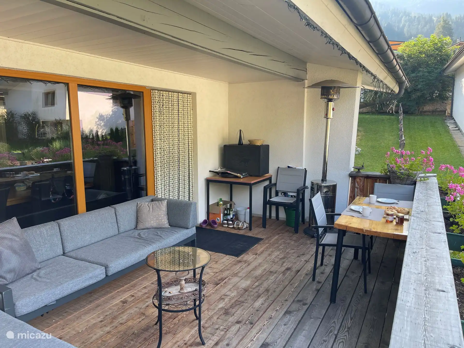 Bonito balcón soleado