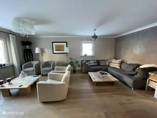 Huis AnSaJo huren in Oostenrijk, Karinthië, Grosskirchheim - vakantiehuis ruime woonkamer met makkelijke fauteuils en zithoek
