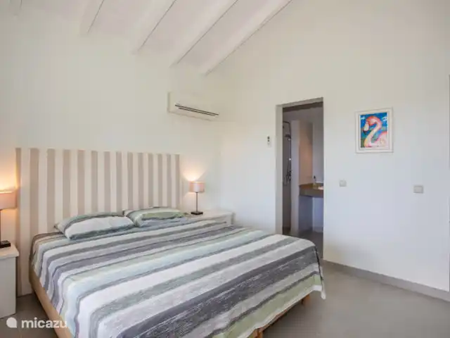 Villa Caribbean Passion huren in Curaçao, Banda Abou (west), Coral Estate, Rif St.Marie - villa Masterbedroom met badkamer ensuite