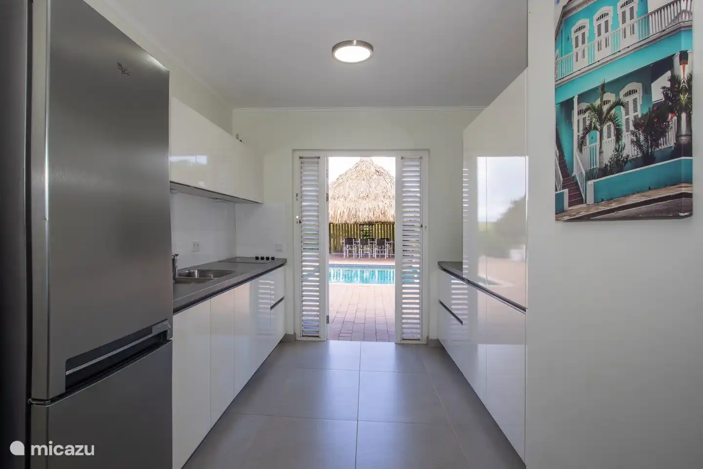 Cuisine élégante et moderne entièrement équipée