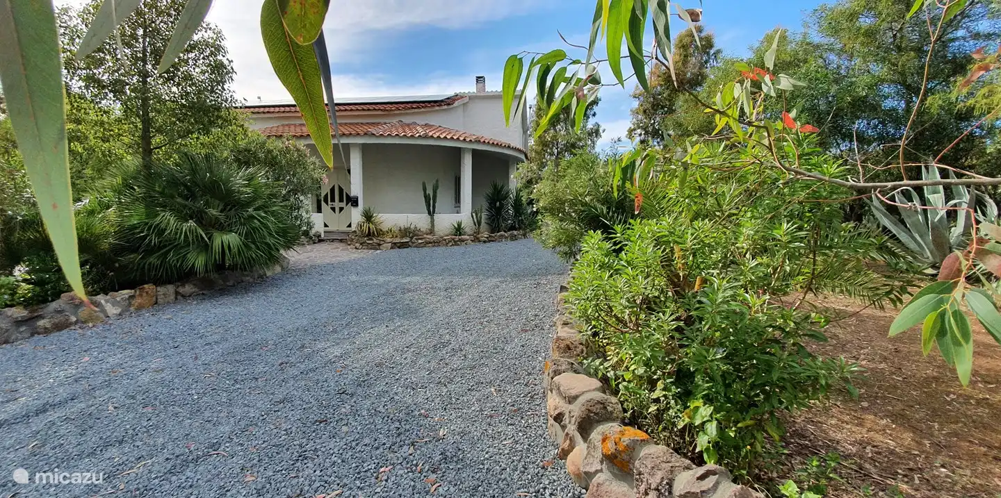 Uw entree bij Villa Tana Margianis