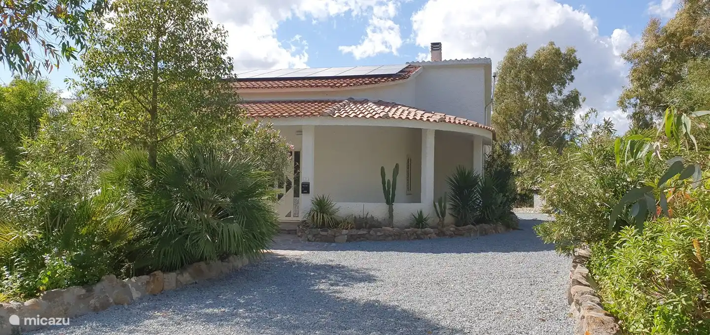 Uw entree bij Villa Tana Margianis