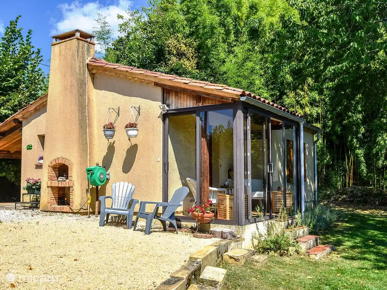 Terrasse kleines Haus