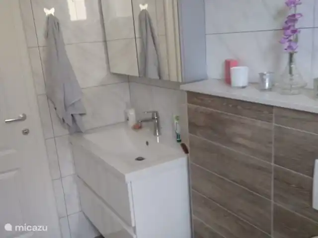 Location de Vacances Bosnie-Herzégovine, Herzégovine, Stolac, villa - Villa Brabançonne Salle de bain au rez-de-chaussée