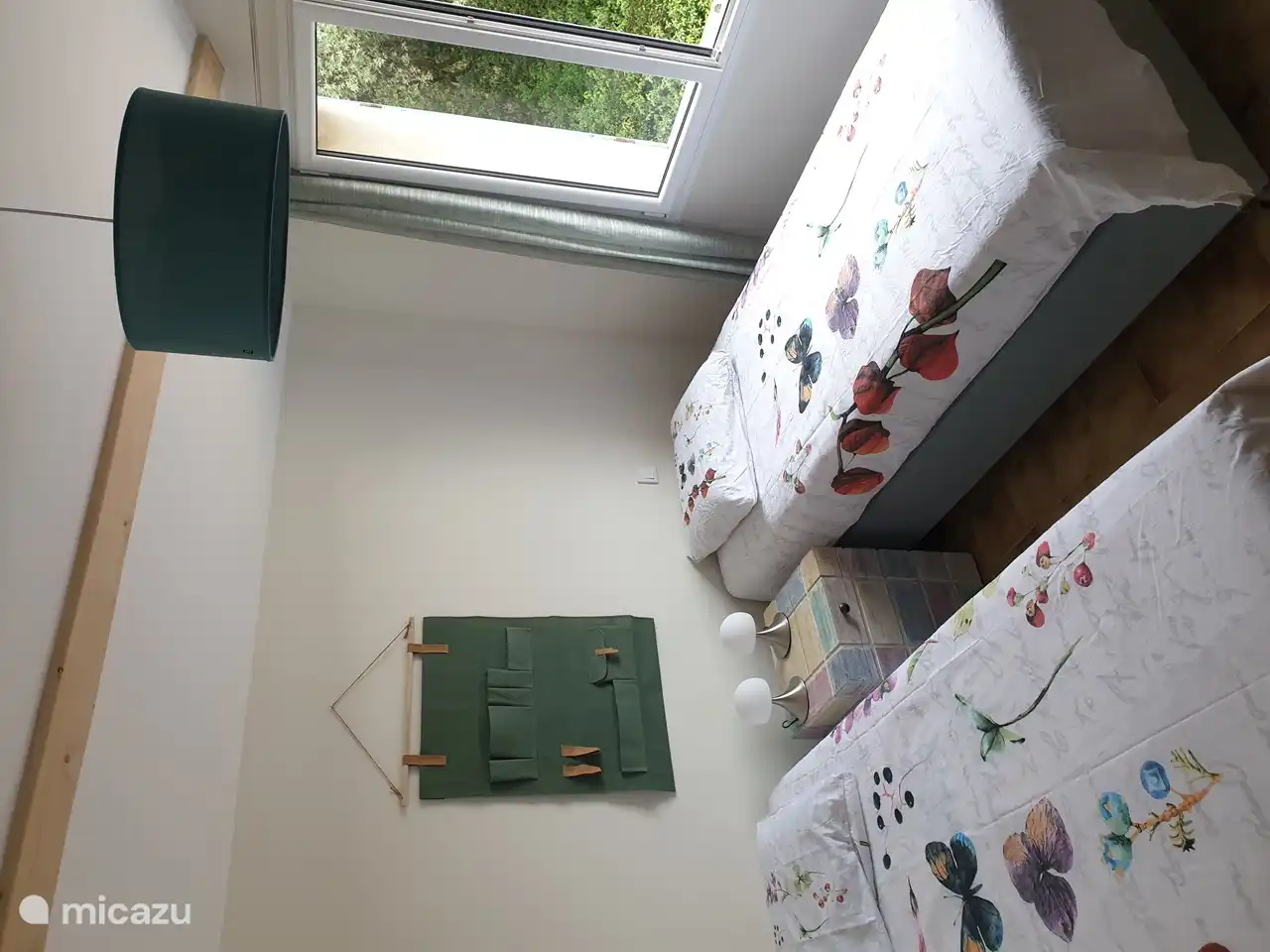 Bedroom on the 1st floor, two single beds.