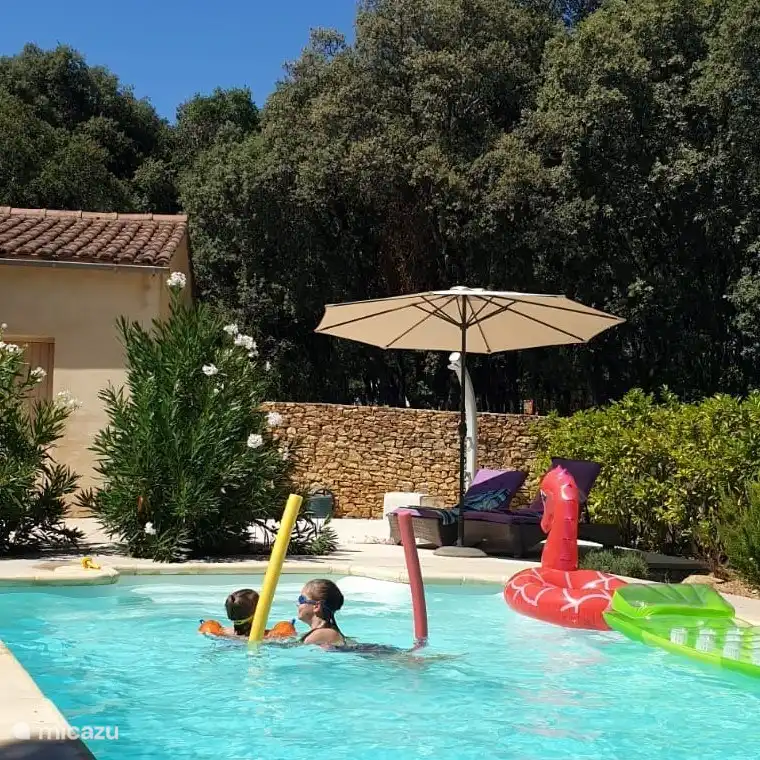 With alarm, therefore also suitable for young children.