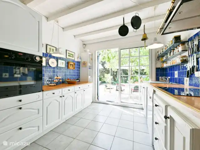 Villa Couronne huren in Frankrijk, Gard, Uzès - villa Volledig ingerichte keuken.