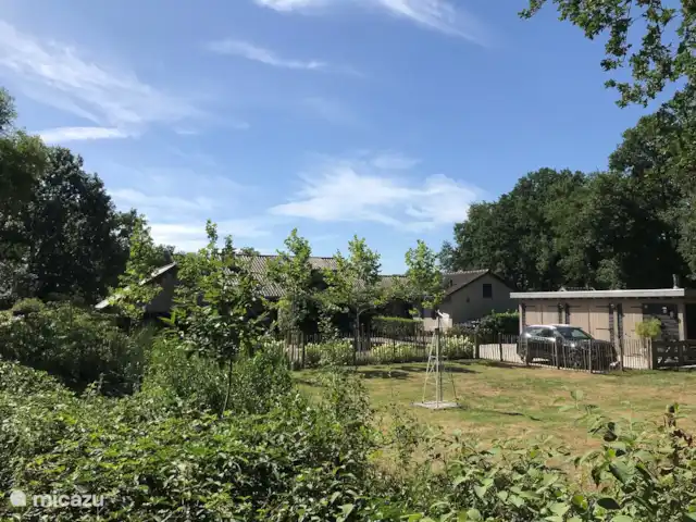 Location de Vacances Pays-Bas, Overijssel, De Lutte, maison de vacances - Dinkelhuuske Le parking et le garage