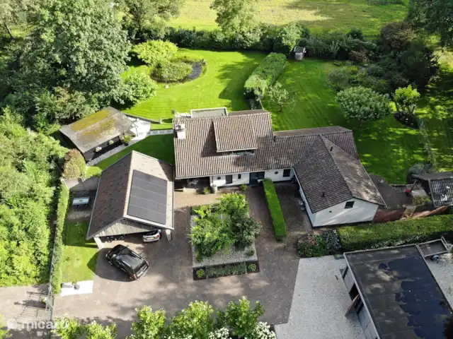 Location de Vacances Pays-Bas, Overijssel, De Lutte, maison de vacances - Dinkelhuuske La vue de dessus de la cour.