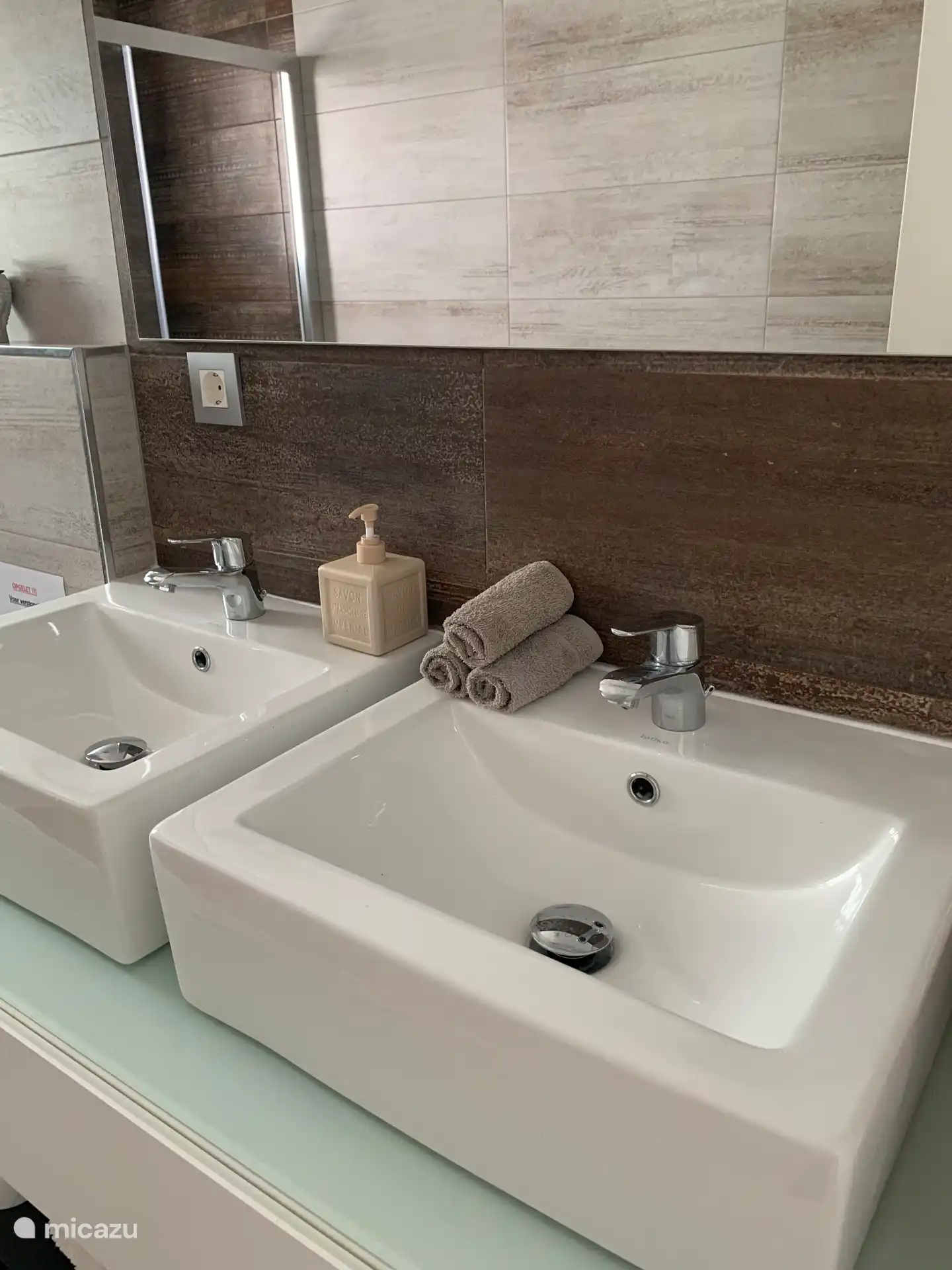 Salle de bain en bas 