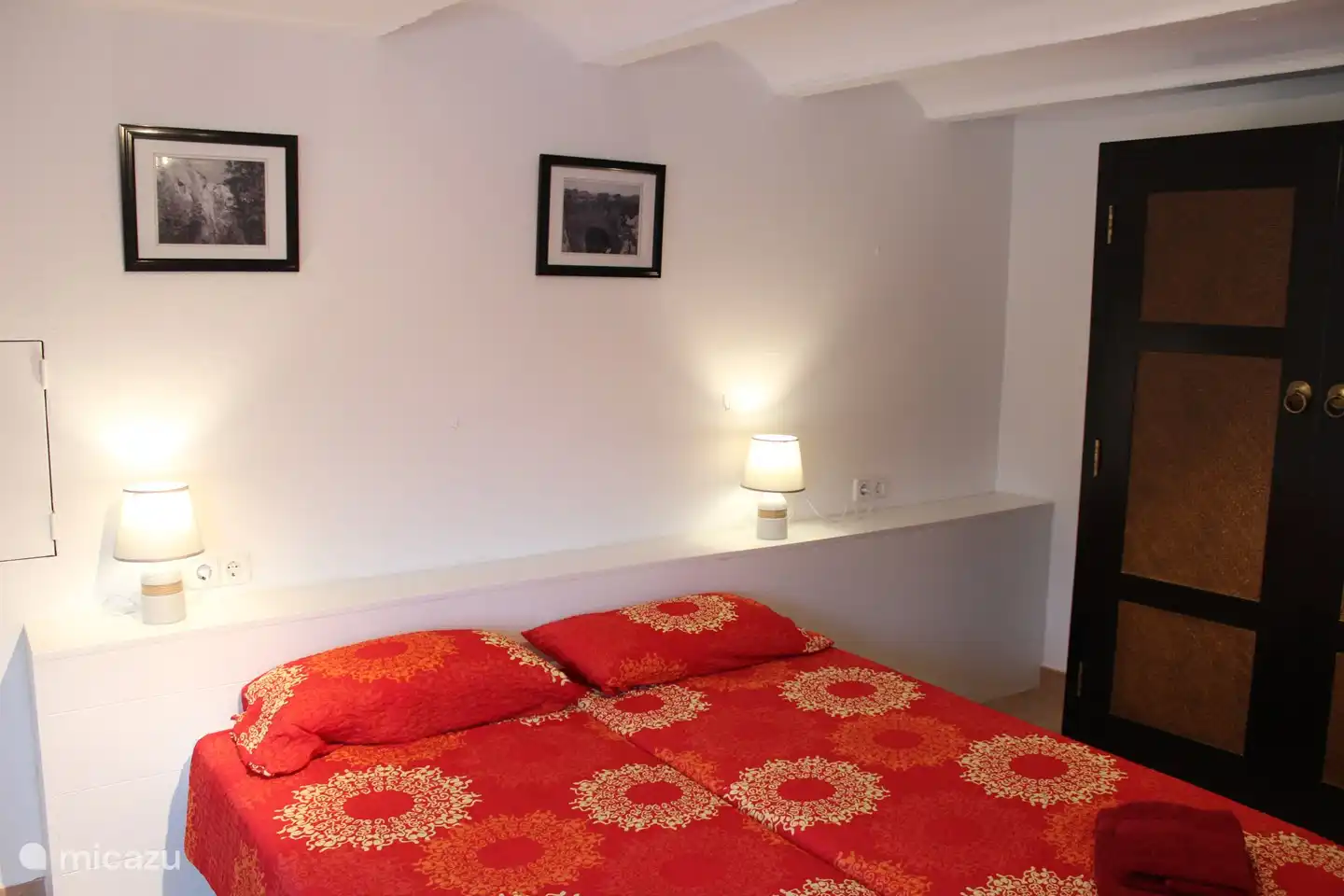 Schlafzimmer 4 in Poolwohnung mit 2 Einzelbetten