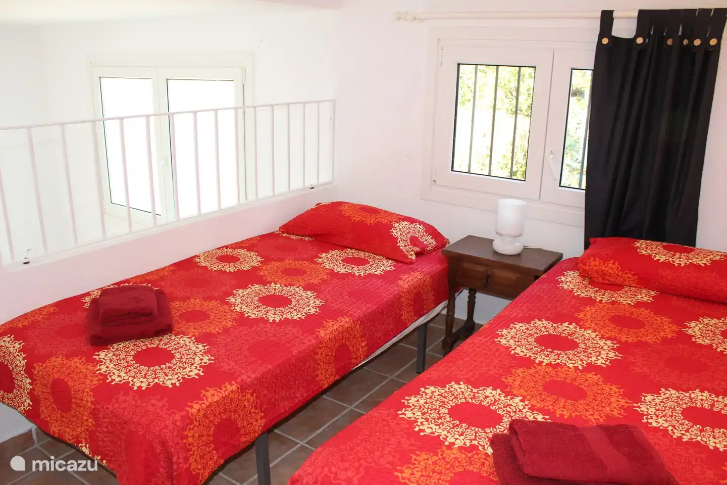 Schlafzimmer 5 in Poolwohnung mit 2 Einzelbetten