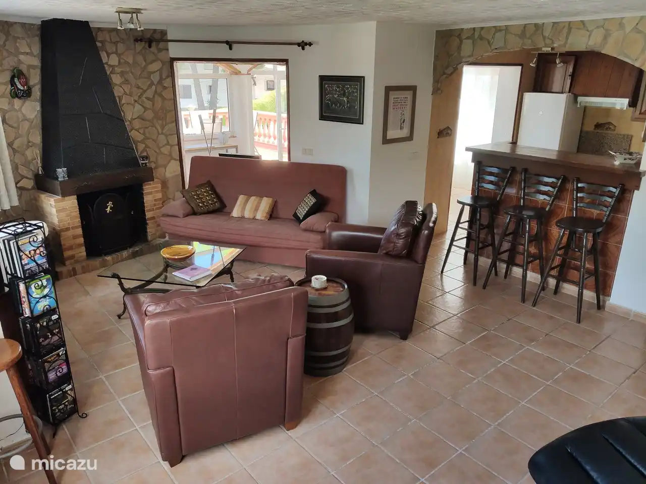 Wohnzimmer mit offener Küche