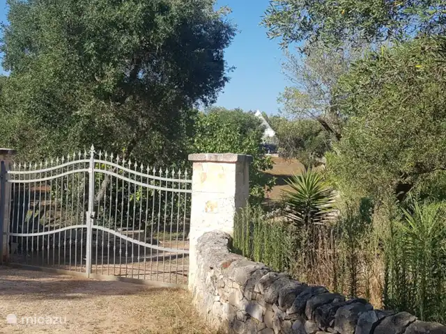 Trullino Blanc | Italie, Pouilles (Puglia), Ostuni - villa Porte d'entrée