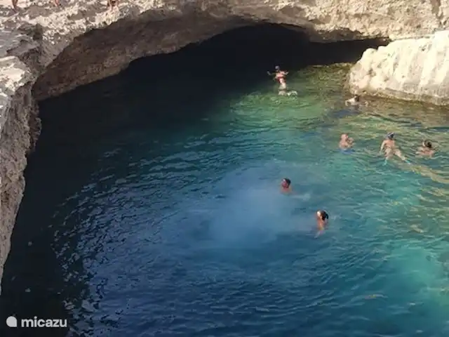 Trullino Blanc | Italie, Pouilles (Puglia), Ostuni - villa Grotta della Poesia à Roca Vecchia