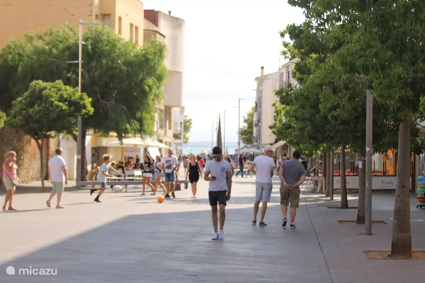 The town center of Roses