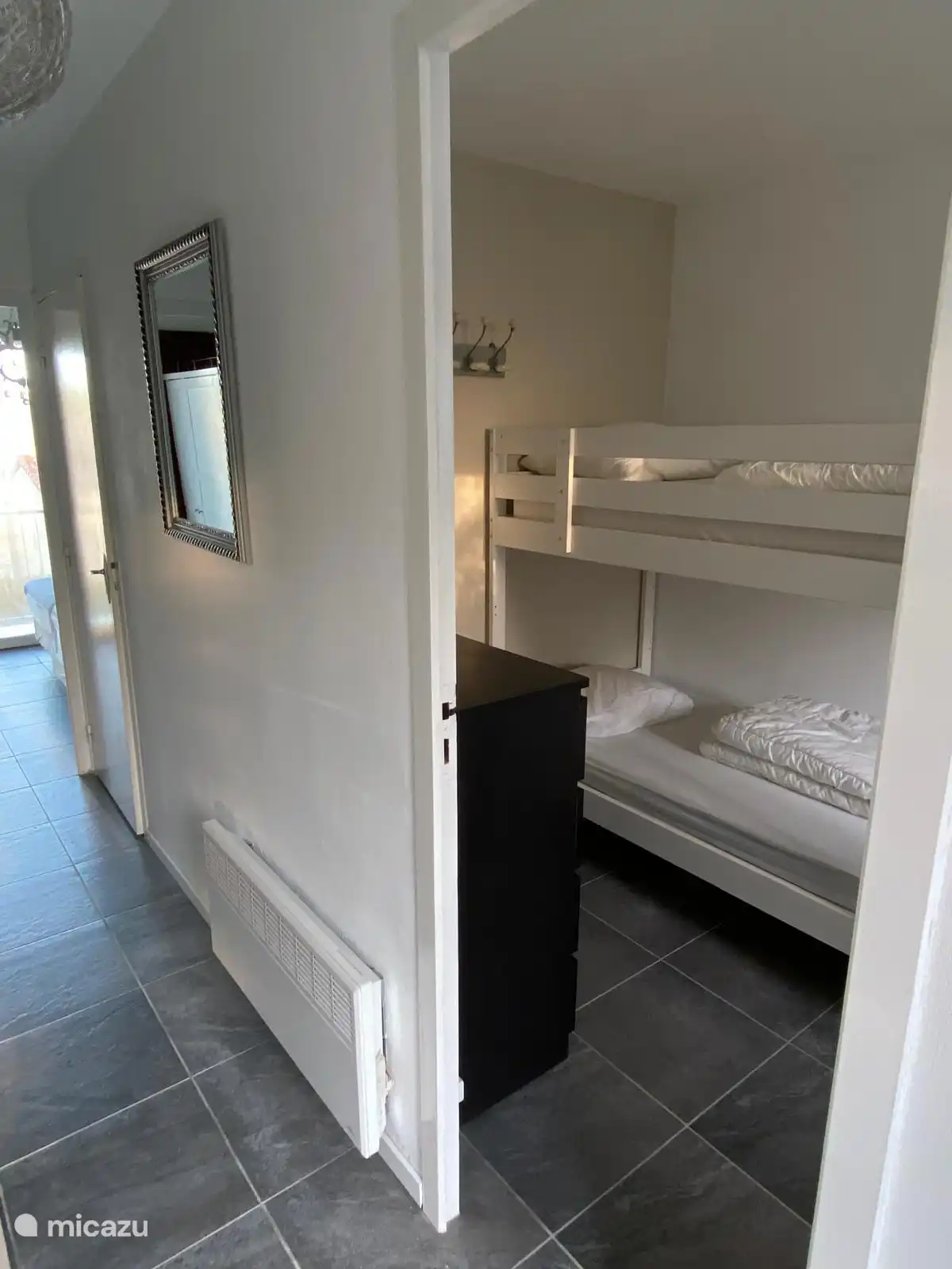 Flur und Eingang des kleinen Schlafzimmers