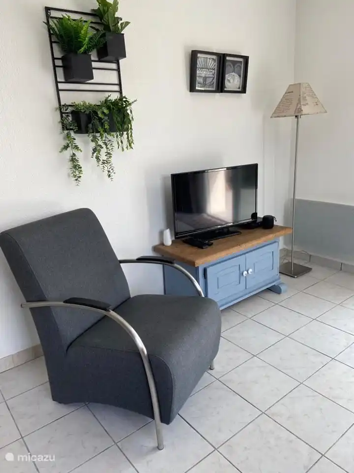 Woonkamer vanuit de keuken gezien