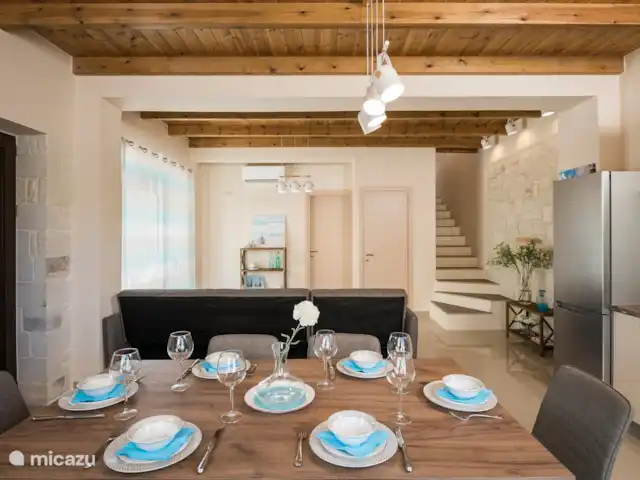 Villa Rebecca | Grèce, Crète, Agia Marina - villa Cuisine ouverte avec table à manger pour 6 personnes