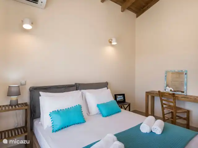 Villa Rebecca | Grèce, Crète, Agia Marina - villa De plus, la chambre principale à l'étage dispose d'une coiffeuse