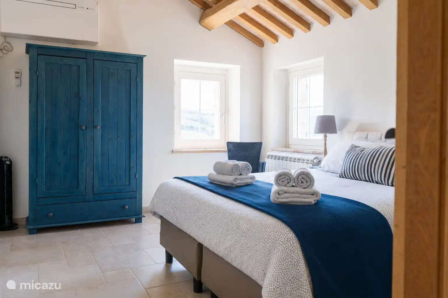 Upstairs bedroom.