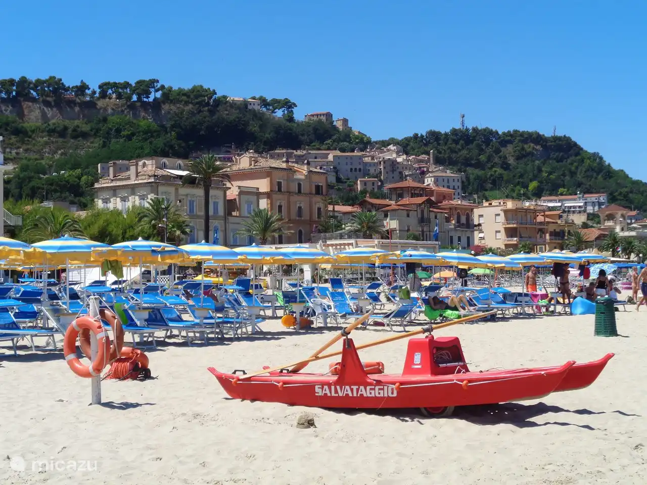 Plage de Grottammare sur la côte adriatique.