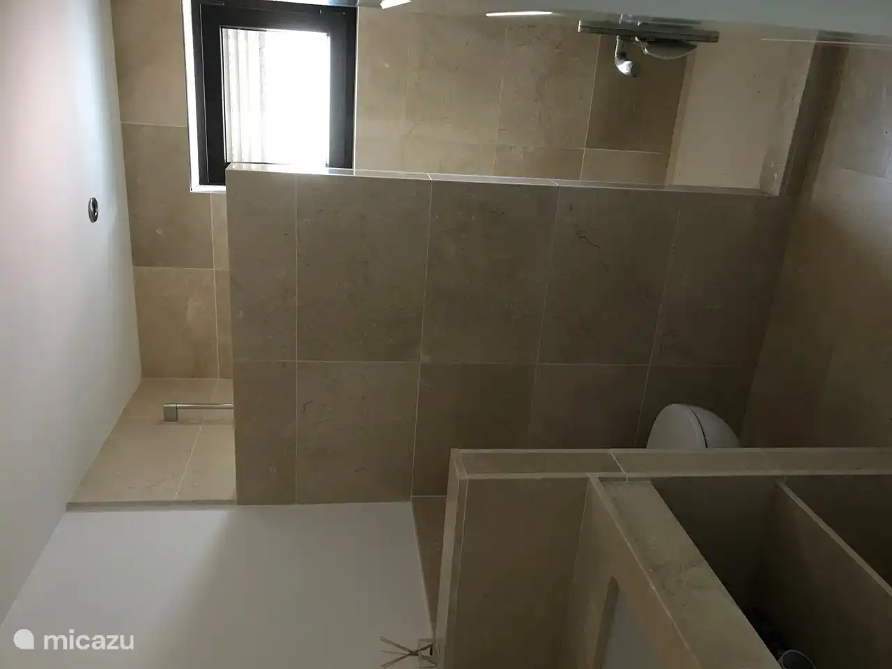 Badezimmer mit grosse Dusche