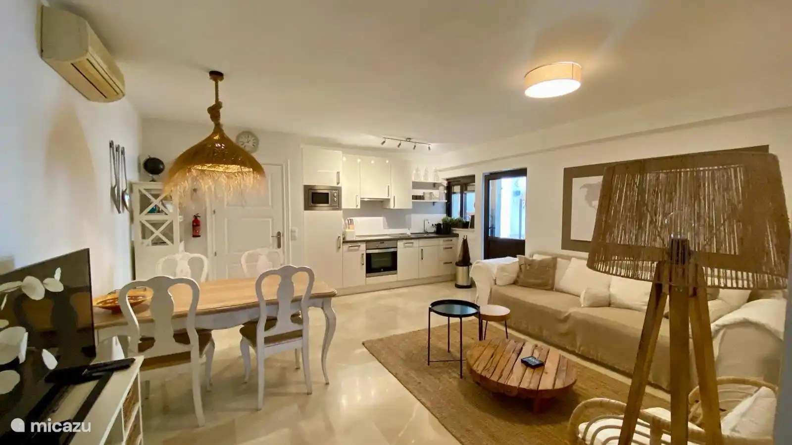 Woonkamer/keuken appartement Granada