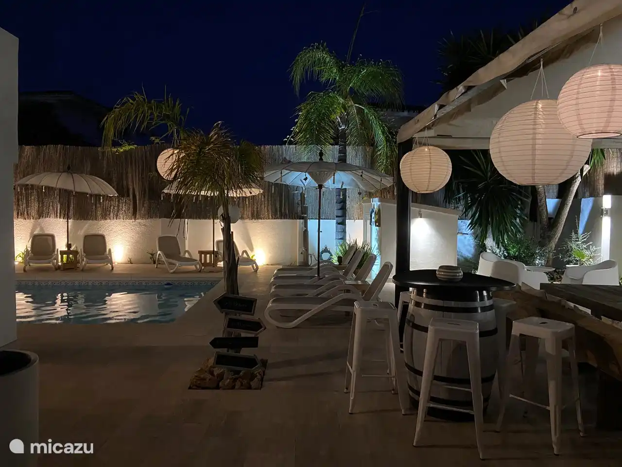 Casa Holandaluzas bei Nacht