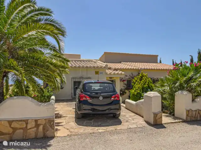 Villa La Perla MORAIRA | Espagne, Costa Blanca, Cumbre del Sol - villa Il y a 1 place de stationnement hors route, mais le stationnement dans la rue est possible sans problème.